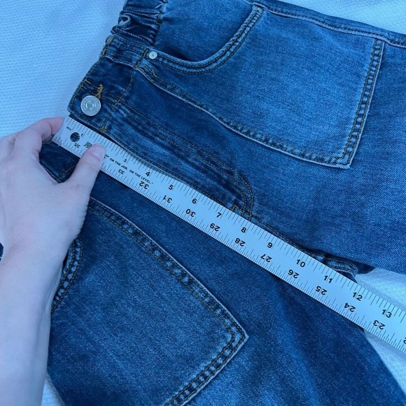 Hudson‎ Remi High-Rise Straight Jeans - Picture 8 of 8